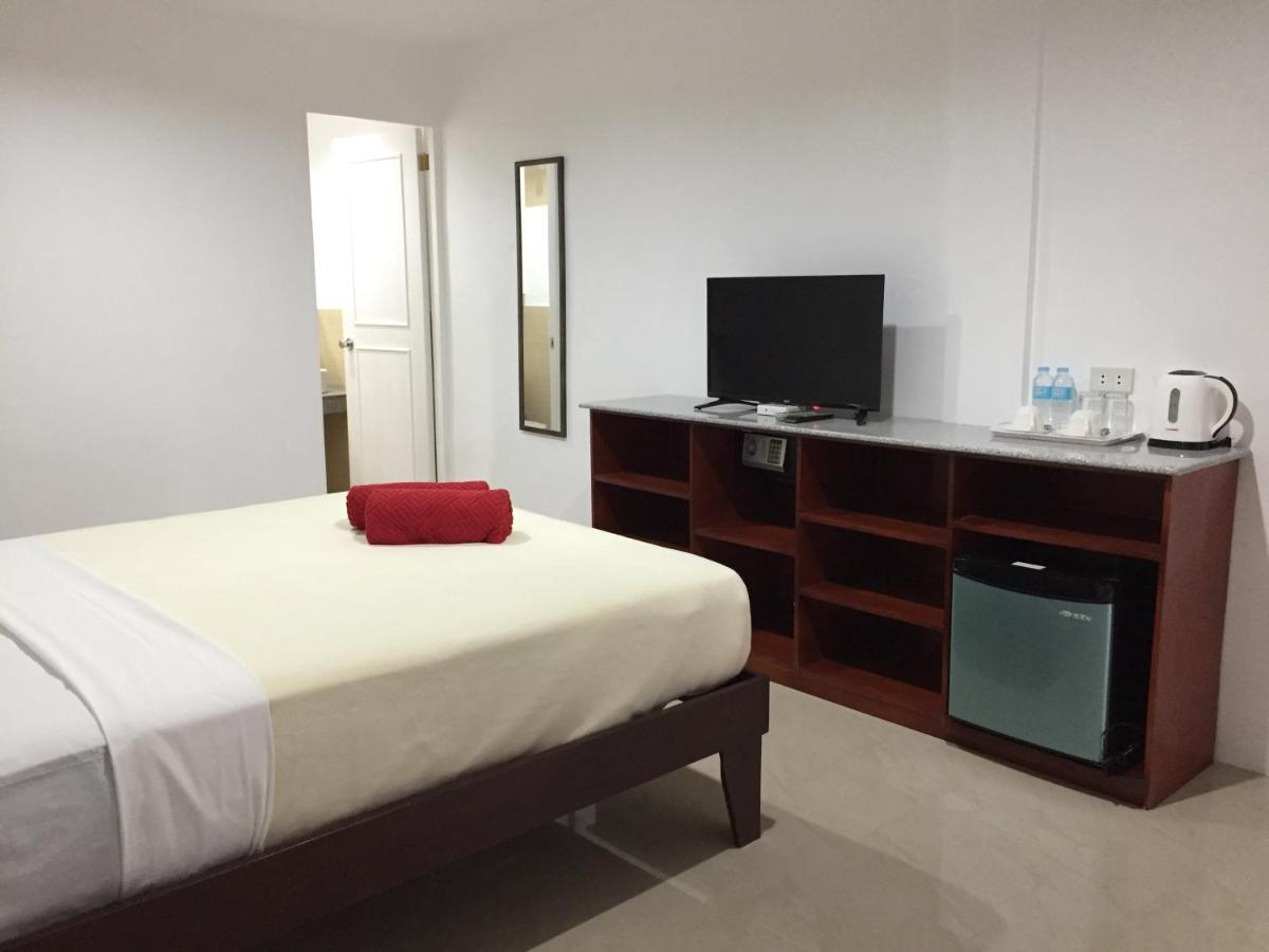 Heartland Hotel Serviced Rooms & Apartments. Panglao-stad Buitenkant foto