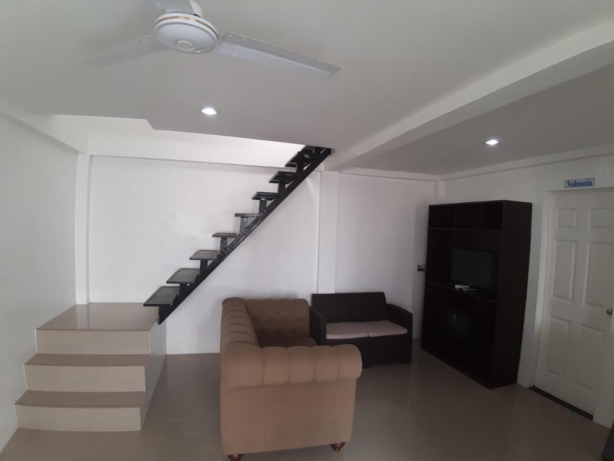 Heartland Hotel Serviced Rooms & Apartments. Panglao-stad Buitenkant foto